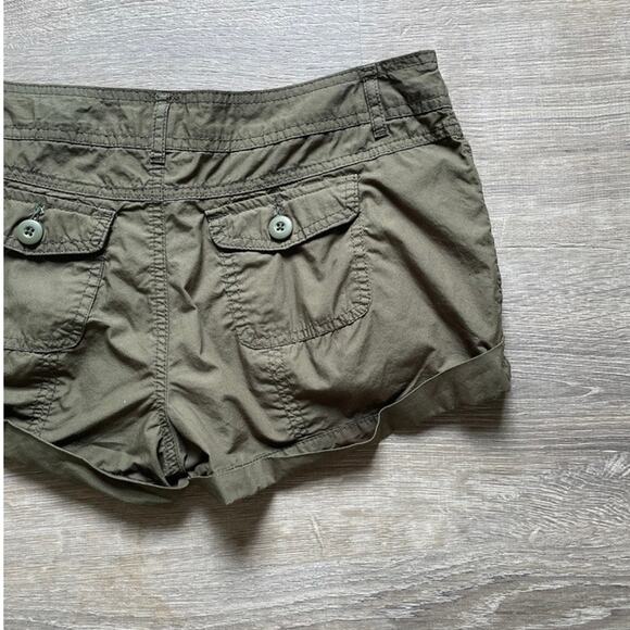 Y2K Army Green Forever 21 Low Rise Utility Booty Shorts Sz M/M Indie Sleaze Dune - Picture 5 of 7